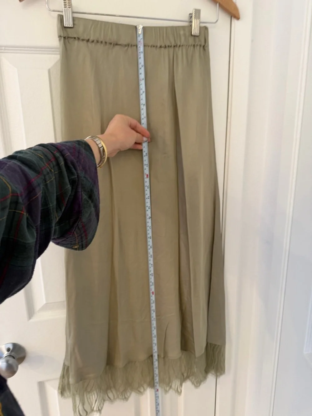 The Kooples Midi Skirt Size 0 Khaki Green Lace Trim Satin
Elastic Waist NWT - Picture 11 of 11